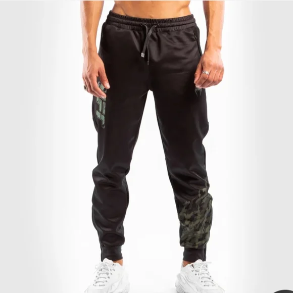 UFC VENUM AUTHENTIC FIGHT NIGHT MEN’S WALKOUT PANTS BLACK Size M NWT